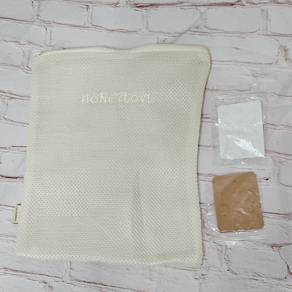 Honeylove NWOT Mesh Zippered Laundry Bag and 2 Bra Extenders (White and Beige)
